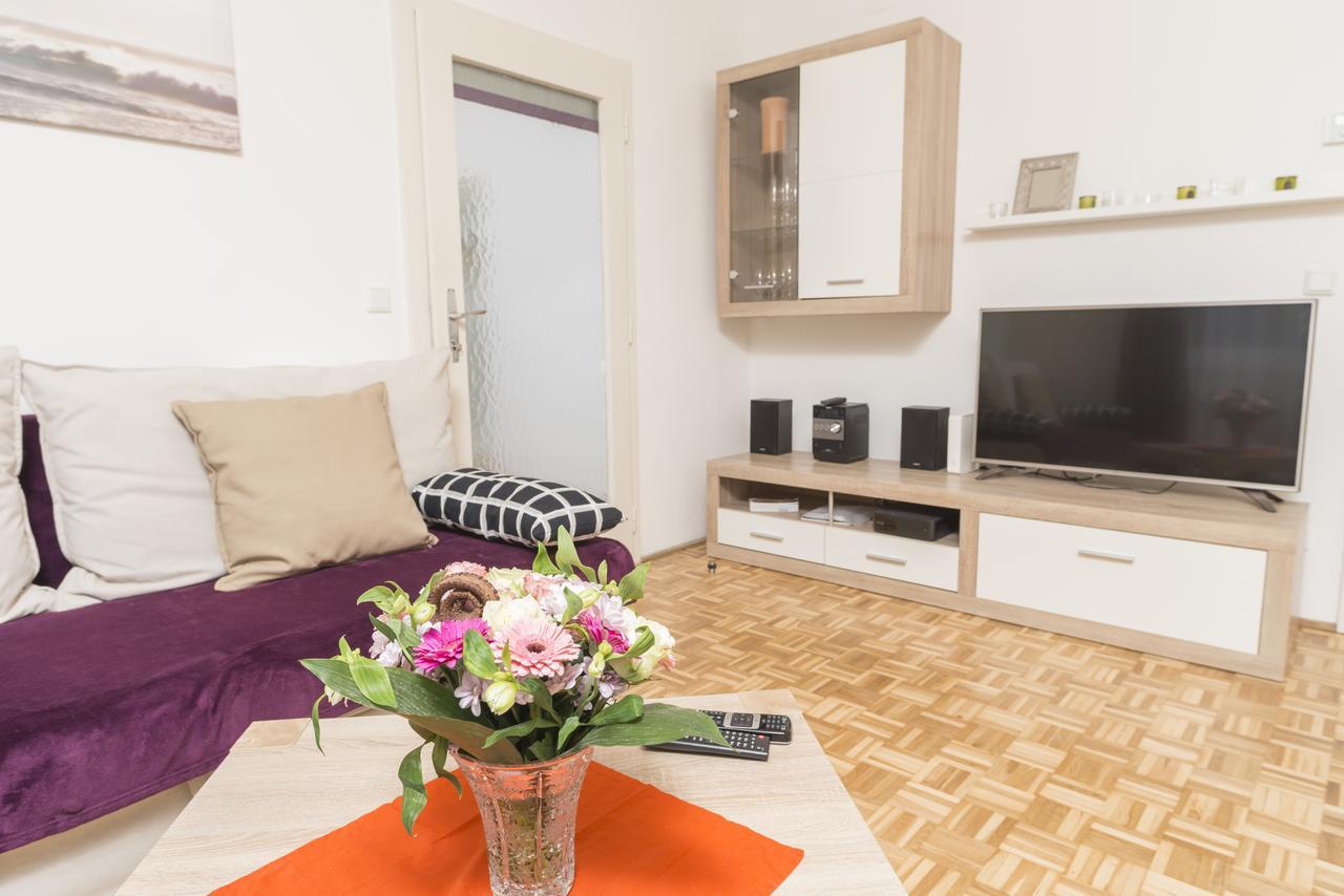 Hideaway Am Tabor Apartment Vienna Exterior photo